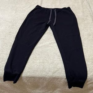 AE black joggers. Mens size L